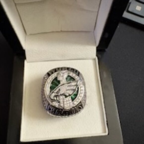 Philadelphia Eagles Super Bowl LII Ring (Premium) - Picture 1 of 4